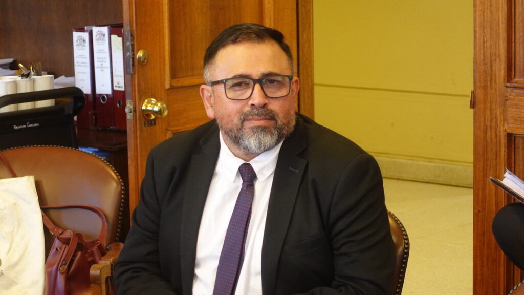 PASA AL SENADO: Aprueban proyecto que elimina pretensiones de renta en ofertas de empleo