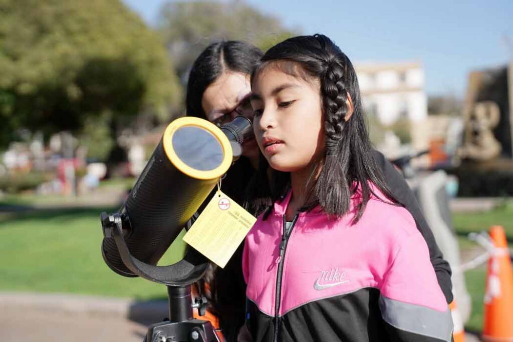 Ciencia al aire libre: invitan a participar en espacio interactivo que se instalará en la Plaza de Armas de La Serena