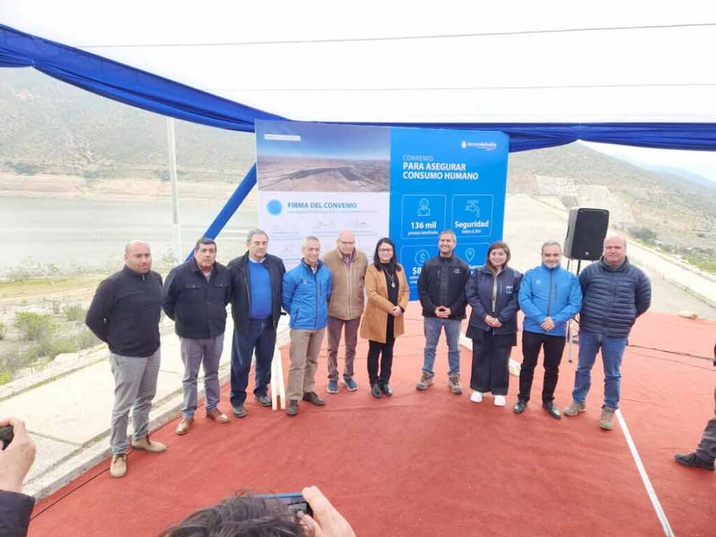 Histórico acuerdo para resguardar consumo humano de agua potable a más de 34 mil familias