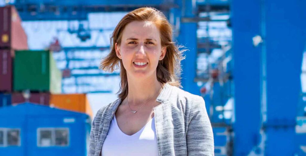 Reuniones con proveedores y trabajadores portuarios, las primeras señales de Laura Chiuminatto al mando de TPC