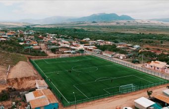 Con $240 millones del royalty minero inauguran en Los Choros moderna cancha de pasto sintético con estándar FIFA