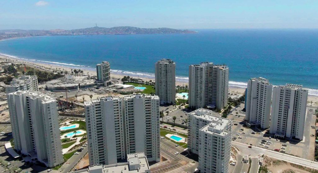 CChC: escenario “complejo y en ajuste”, alto stock de viviendas y pocos proyectos nuevos