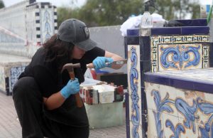 Comienza restauración de bancas de azulejos españoles