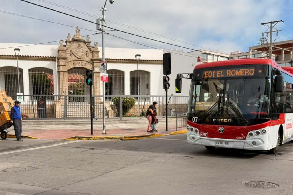 Primer año de electromovilidad en transporte público: 1,7 millones de viajes, alta demanda usuarios con tarifa rebajada, y la mitad cancela con tarjeta