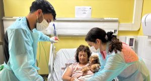 Hospital de Coquimbo permite visita de mascotas a pacientes críticos