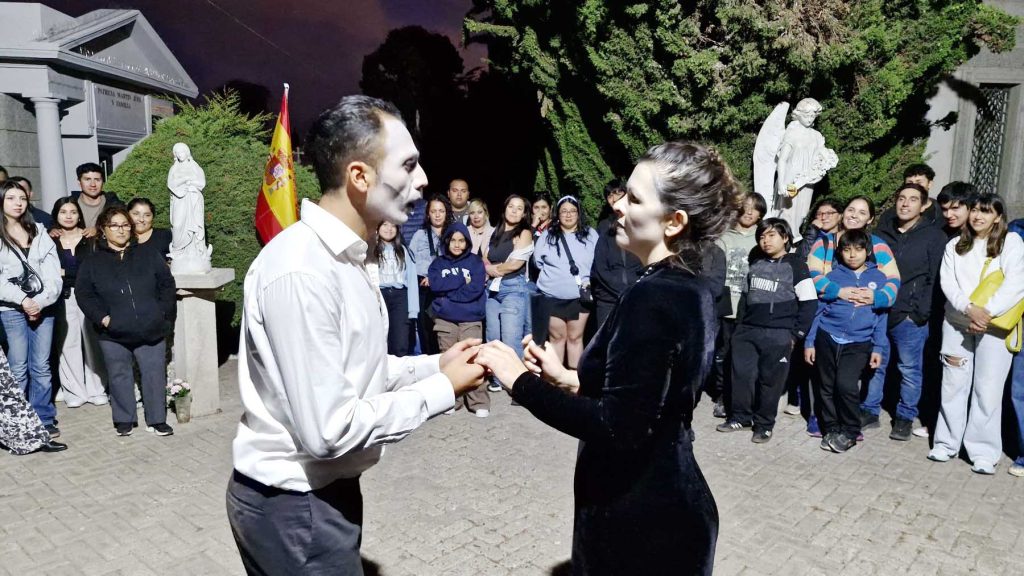 Tour patrimonial y teatro regresa al Cementerio General de La Serena