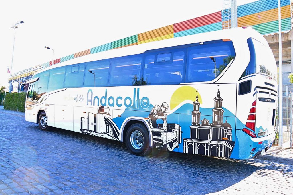 Municipio de Andacollo adquiere bus municipal para adultos mayores y centros de madres gracias a recursos del Royalty Minero