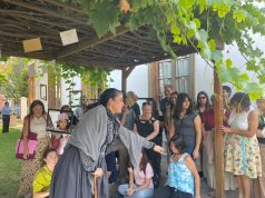 Teatro y cultura mistraliana: invitan a disfrutar de la historia de la tradicional Casa de Las Palmeras