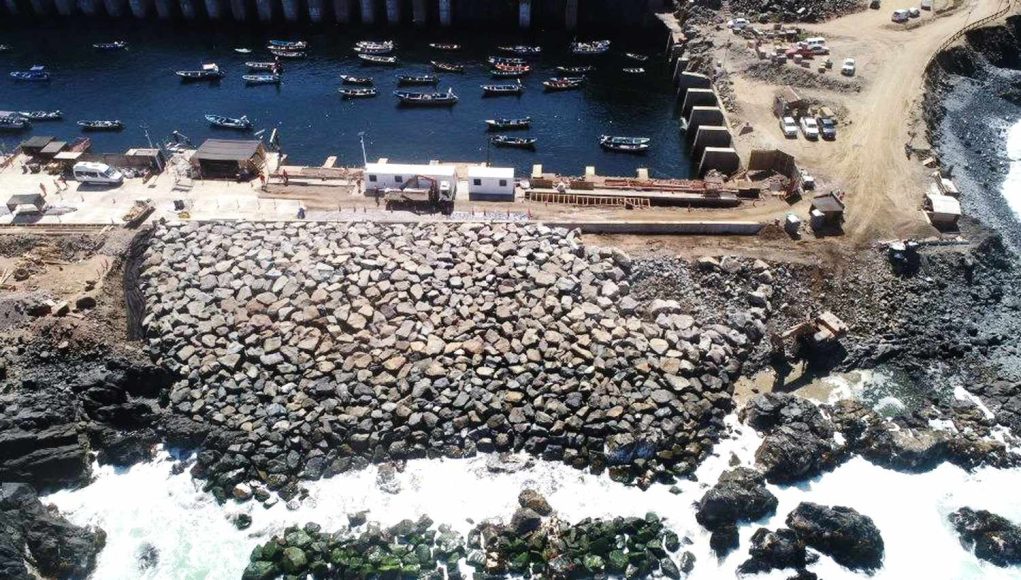 Obras Portuarias del MOP refuerza protección de Caleta Chungungo ante marejadas y erosión costera