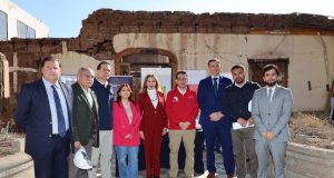 Visitan ruinas de Casa Piñera que proyecta su restauración tras el incendio de hace una década