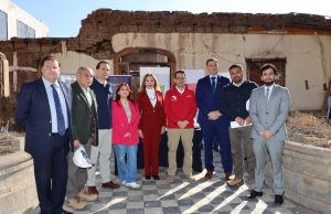 Visitan ruinas de Casa Piñera que proyecta su restauración tras el incendio de hace una década