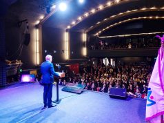 Presidente Kast enfrenta críticas por recortes municipales y envía señal al sector portuario