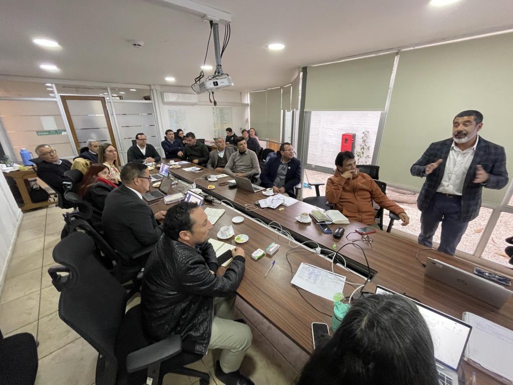 Aguas del Valle presenta proyecto de reúso de agua a consejeros regionales