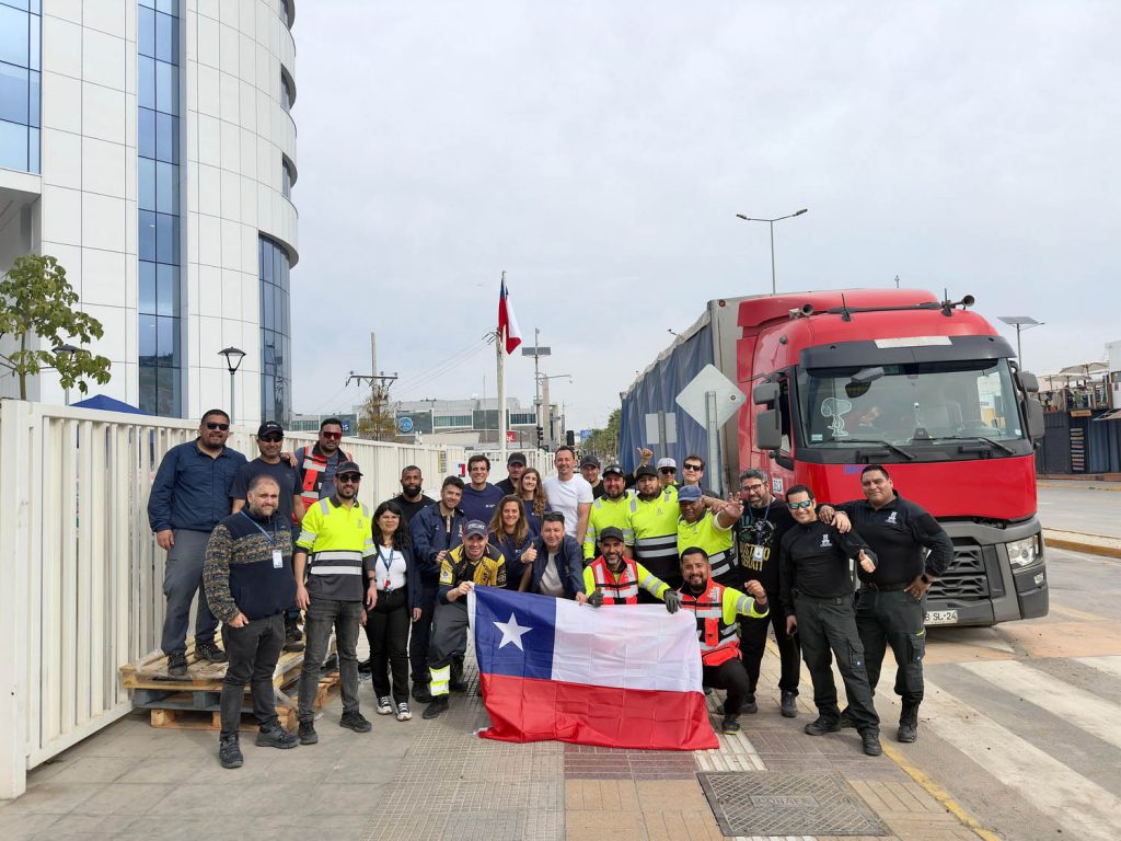 Familia Luksic entrega 3.600 cajas de primera necesidad