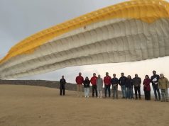 Turismo desde las alturas: parapente abre nuevas experiencias para visitantes en Caleta Los Hornos