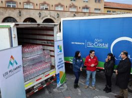 Antofagasta Minerals y Aguas Río Cristal entregan 150 mil litros de agua potable para que distribuya el Gobierno Regional