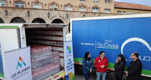 Antofagasta Minerals y Aguas Río Cristal entregan 150 mil litros de agua potable para que distribuya el Gobierno Regional