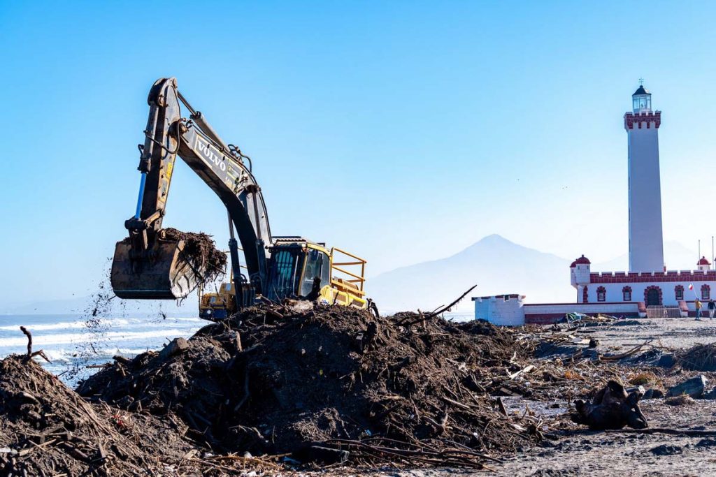 ¿Basura o refugio natural? Lo que debería retirarse y permanecer en las playas tras la crecida del río Elqui