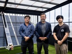 Desarrollan innovador robot autónomo para limpiar paneles solares sin usar agua