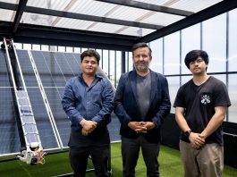 Desarrollan innovador robot autónomo para limpiar paneles solares sin usar agua