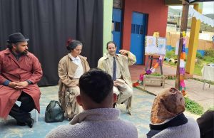 Teatro y poesía acercan a Mistral y Huidobro a jóvenes privados de libertad