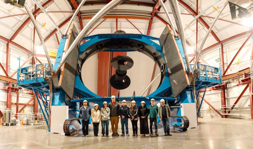 Autoridades visitan construcción del Telescopio Magallanes Gigante en Cerro Las Campanas